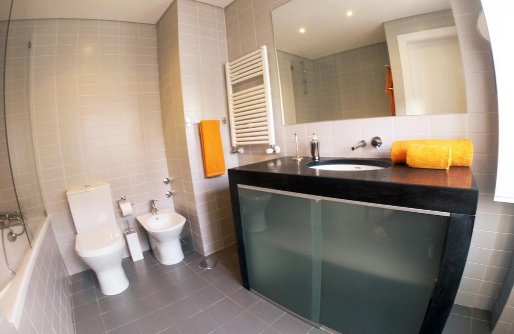 Triplex With Garage - Praca Das Flores Lissabon Zimmer foto