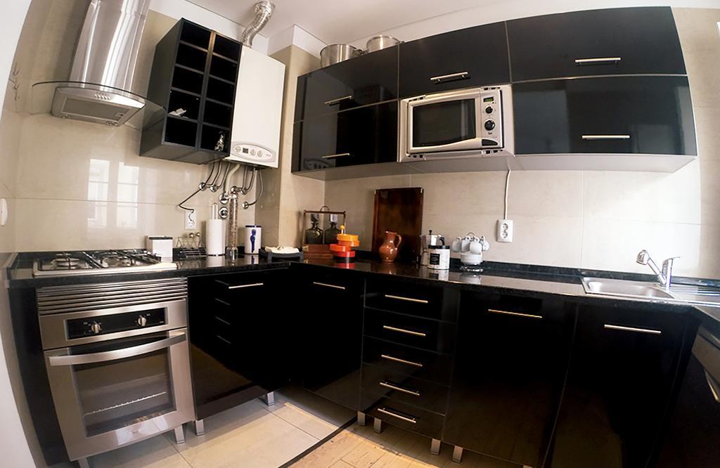 Triplex With Garage - Praca Das Flores Lissabon Zimmer foto