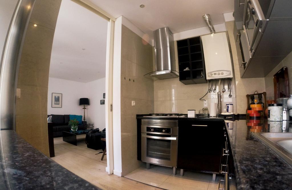 Triplex With Garage - Praca Das Flores Lissabon Zimmer foto