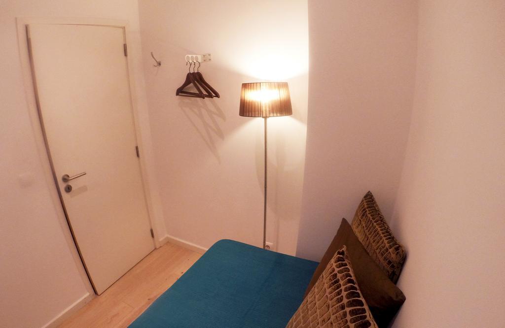 Triplex With Garage - Praca Das Flores Lissabon Zimmer foto